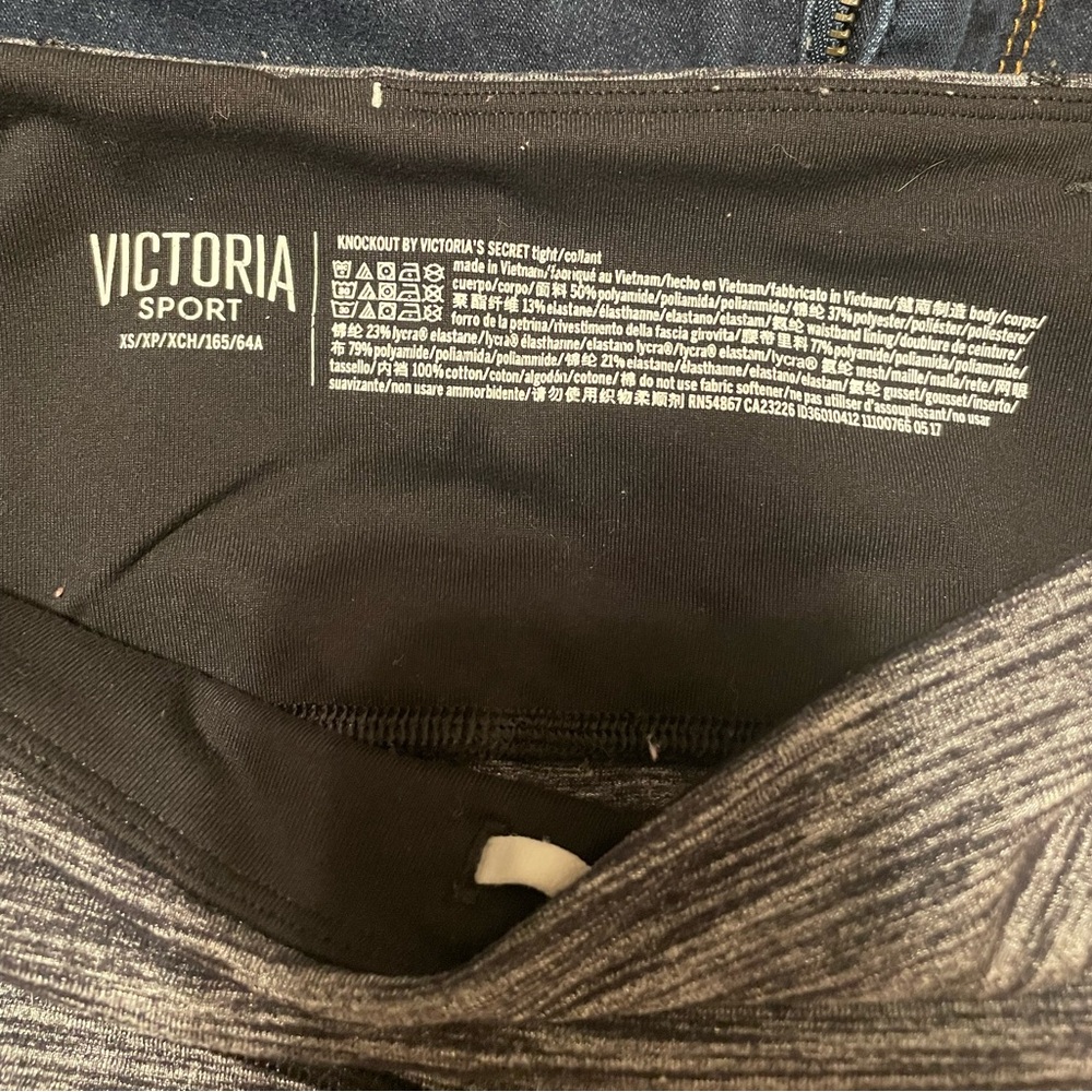 Knockout by Victoria’s Secret Workout Leggings with 2 side leg pockets - Picture 5 of 7